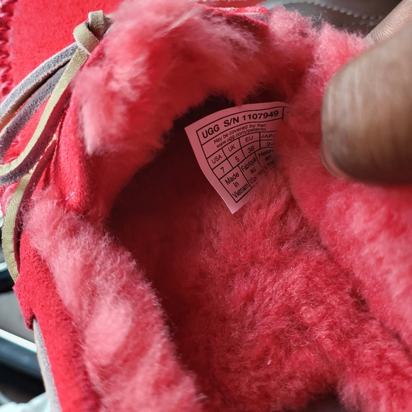 Ugg slippers - Picture 4 of 6